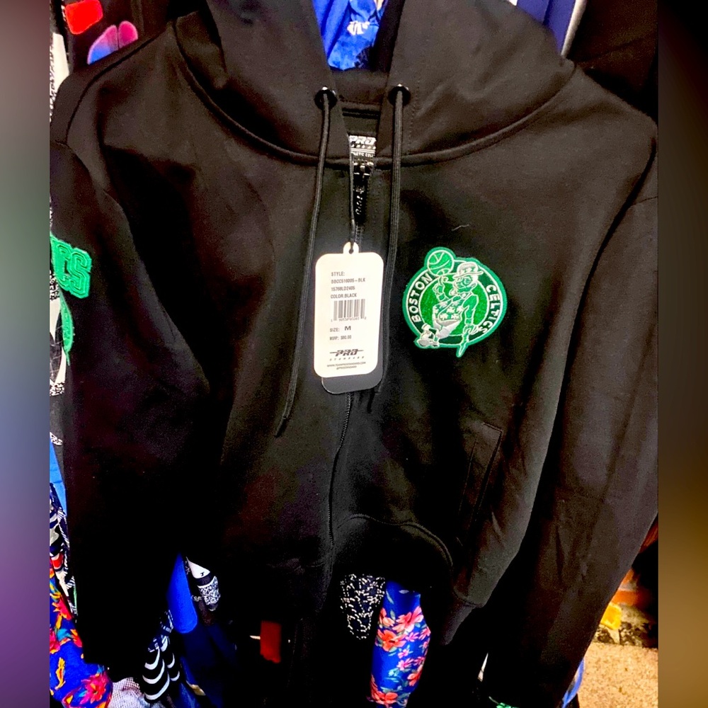 Women’s NWT NBA Pro Standard Game Day Celtics Zip up Hoodie, Medium